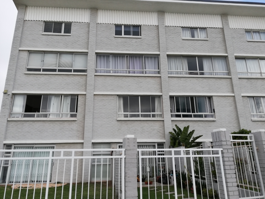 1 Bedroom Property for Sale in Summerstrand Eastern Cape